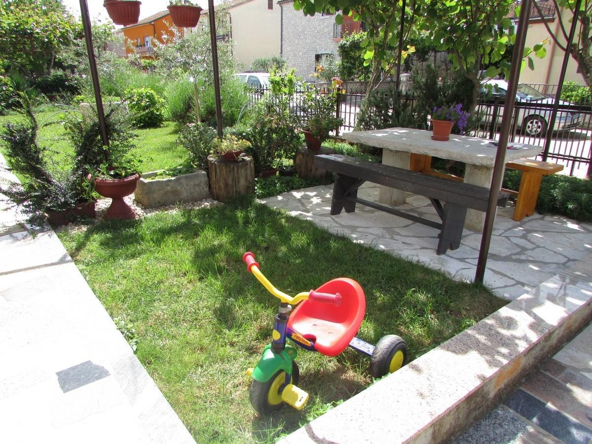 Mirela House With Apartment Umag Exterior photo